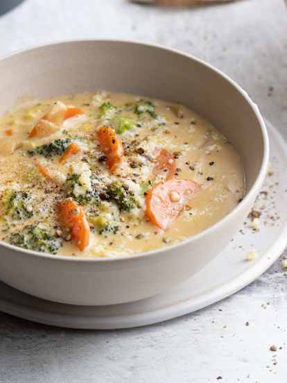 Sopa de brócolos e queijo