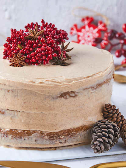 Pastel de jengibre con betún de especias