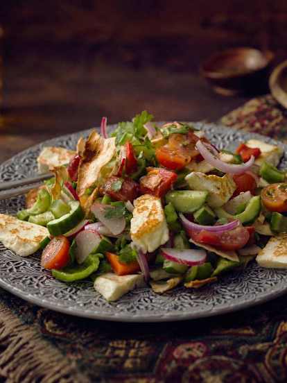 Fattoush met huisgemaakte, gegrilde halloumi