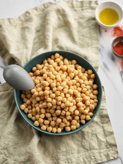 Slow cooked chickpeas (TM6)
