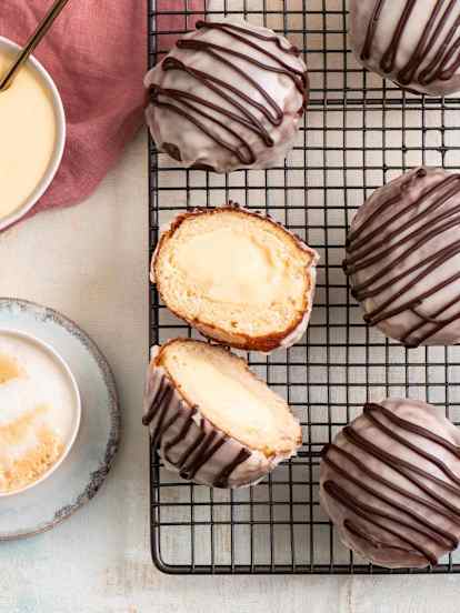 Pączki z kremem ajerkoniakowym