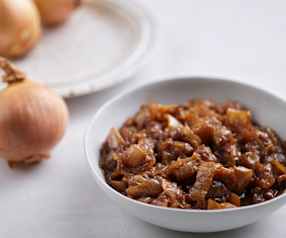 Caramelizar 400-500 g de cebola