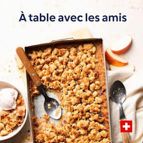 À table avec les amis