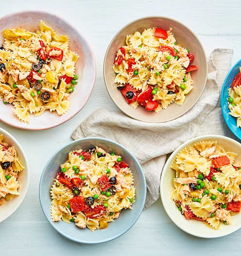 Insalata di pasta con salmone e verdure (6 porzioni) - Cookidoo ...