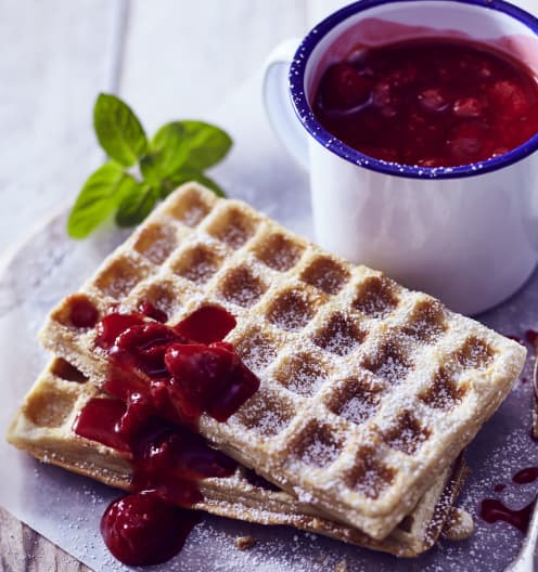 Mandelwaffeln mit heißen Himbeeren - Cookidoo® – the official Thermomix ...