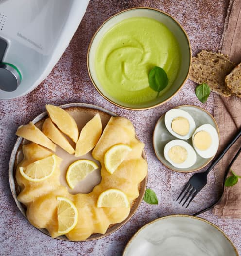 Crème de petits pois au basilic, œufs durs et fondant citron - Cookidoo ...