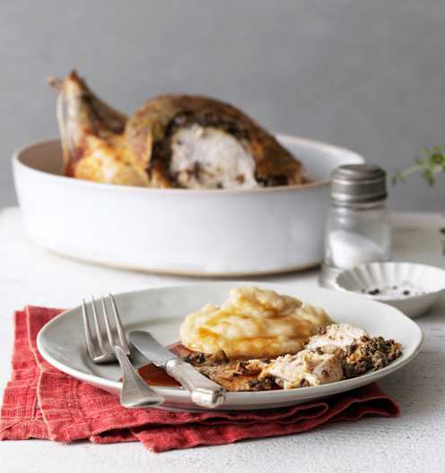 Gebackenes Hähnchen mit Tapenade und Kartoffelpüree mit ...