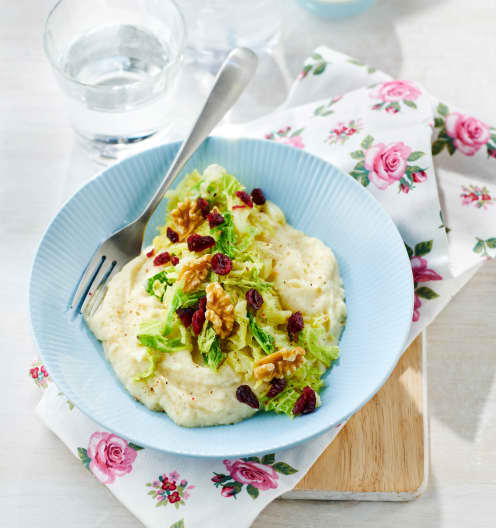 Wirsing auf Pastinakenpüree mit Cranberrys und Walnüssen - Cookidoo ...