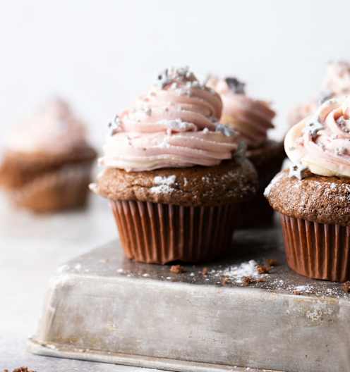 Glutenfreie Schoko-Cupcakes mit Erdbeer-Buttercreme - Cookidoo® – the ...