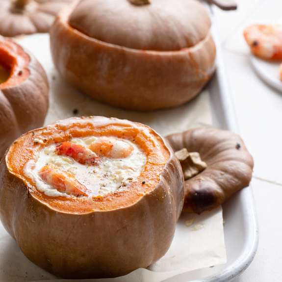 Fondue de queso en calabacitas con gambones salteados Cookidoo® the official Thermomix