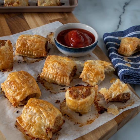 Traditional sausage rolls - Cookidoo® – the official Thermomix® recipe ...
