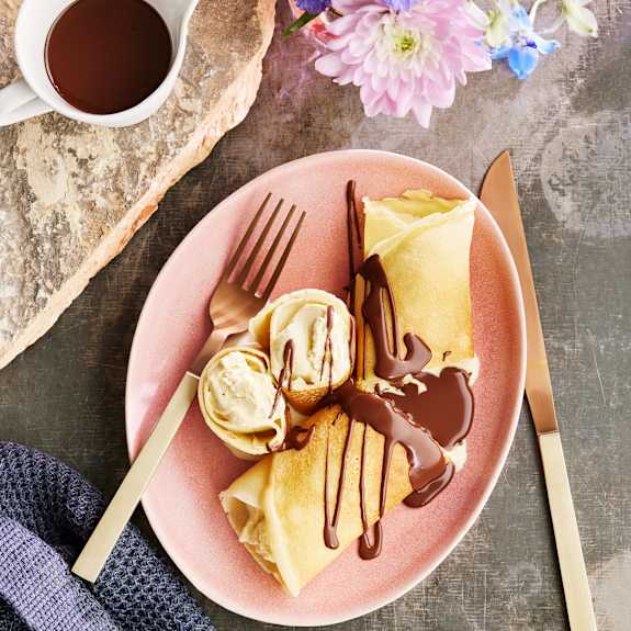 Palatschinken mit Vanilleeis und Schokosauce - Cookidoo® – the official ...