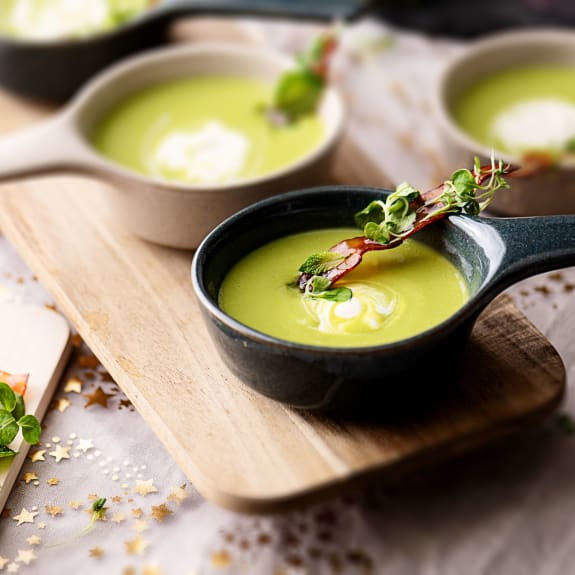 Soupe aux pois avec crème fraîche et jambon croustillant Cookidoo