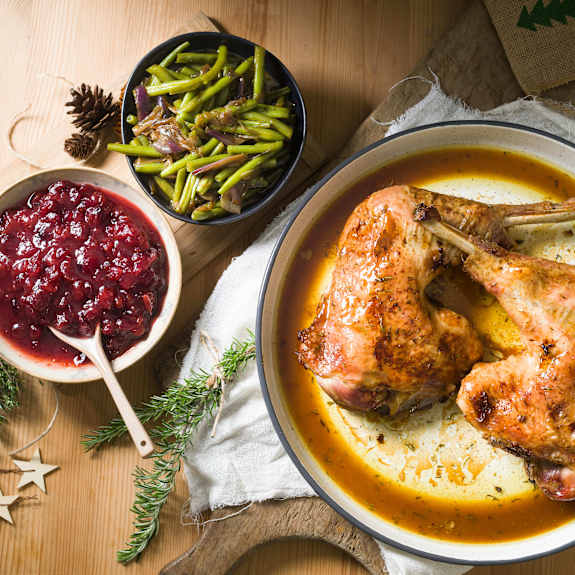Pata de pavo al horno con judías verdes y salsa de arándanos Cookidoo