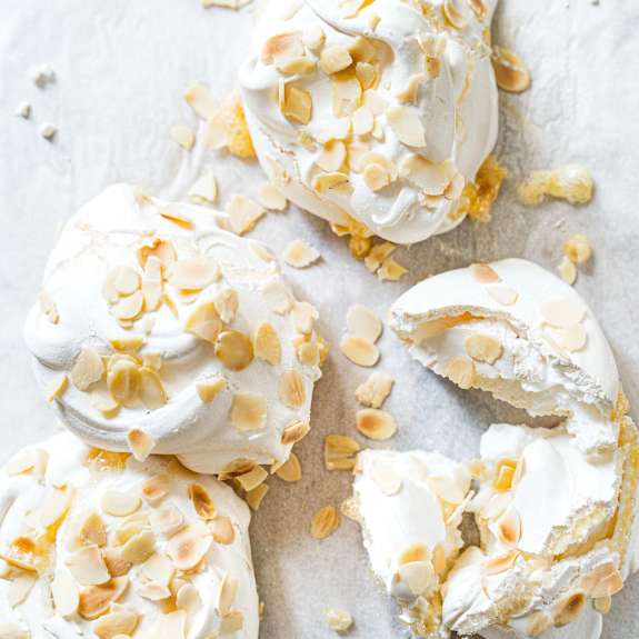 Meringues aux amandes Cookidoo® the official Thermomix® recipe platform