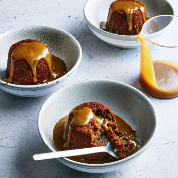 Little sticky date puddings with salted toffee sauce - Cookidoo® – la ...