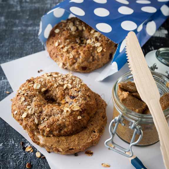 Müsli bagel s mandlovým máslem přijde k chuti časem - Cookidoo® – a ...