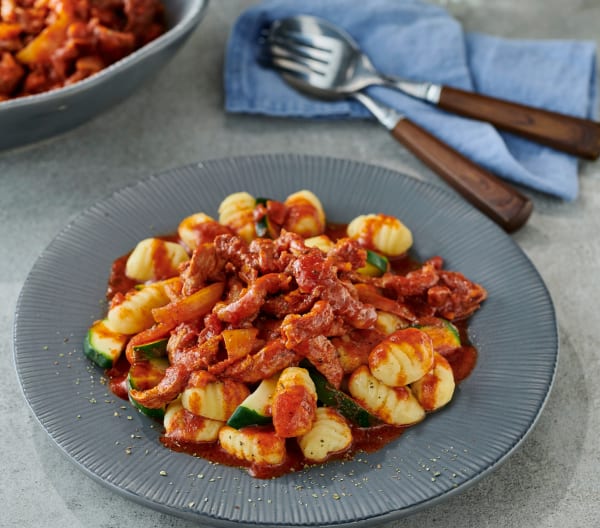 Tomaten-Geschnetzeltes mit Gnocchi und Zucchini - Cookidoo® – the ...