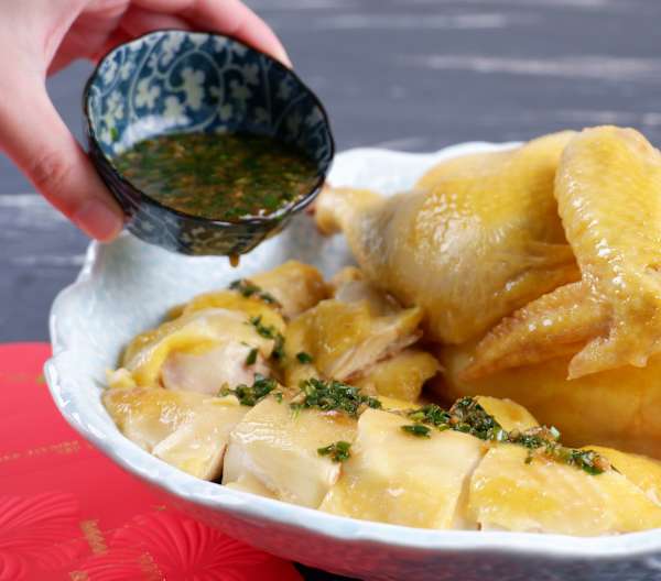 GuangxiStyle Steamed Whole Chicken with Chives Sauce Cookidoo® the