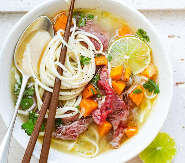 Bouillon de bœuf, légumes et nouilles udon Cookidoo® la nostra