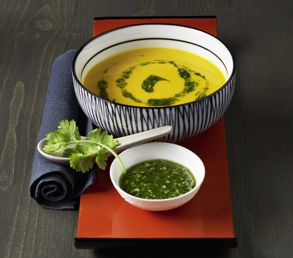 Kürbissuppe mit Korianderpesto - Cookidoo® – the official Thermomix ...