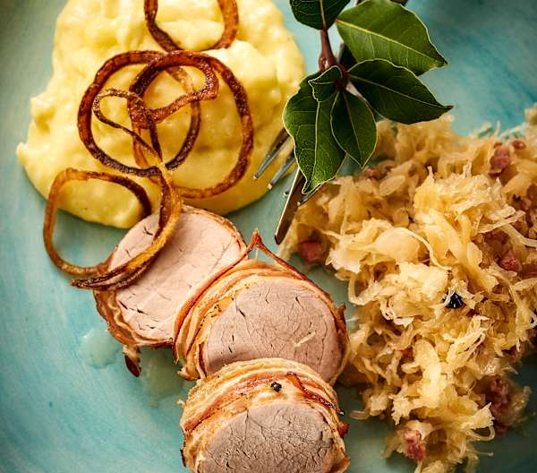 Pork tenderloin with sauerkraut and potato purée Cookidoo® the