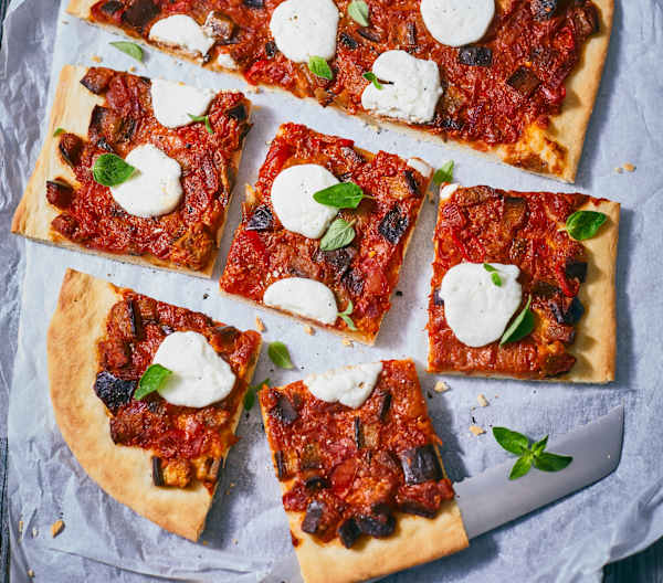 Pikante Auberginen-Pizza mit Ziegenkäse - Cookidoo® – das offizielle ...