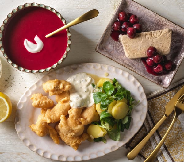 Menü: Rote Rübensuppe, gebackener Karpfen mit Erdäpfel-Vogerlsalat und ...