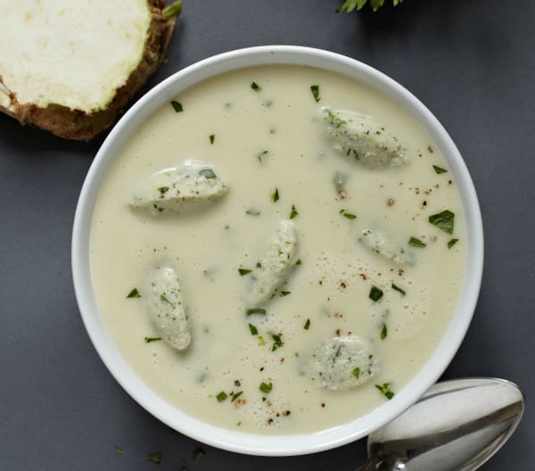 Sellerie-Kartoffel-Suppe mit Kräuterklößchen - Cookidoo® – das ...