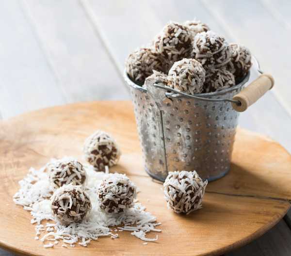 Buckwheat and date bliss balls Cookidoo® the official Thermomix