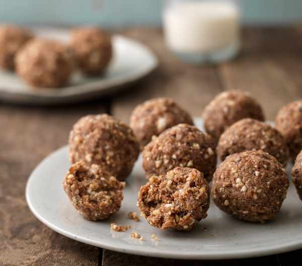 Date and Pecan Protein Balls Cookidoo® the official Thermomix