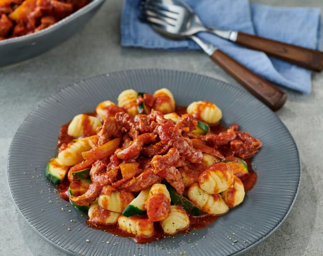 Tomaten-Geschnetzeltes mit Gnocchi und Zucchini - Cookidoo® – das ...