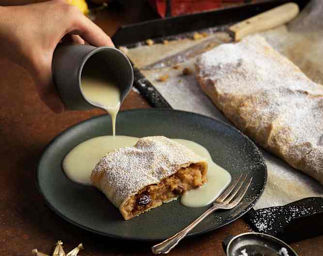 Birnenstrudel mit Vanillesauce (vegan) - Cookidoo® – la plataforma de ... Birnenstrudel mit Vanillesauce (vegan) - Cookidoo® – la plataforma de ...