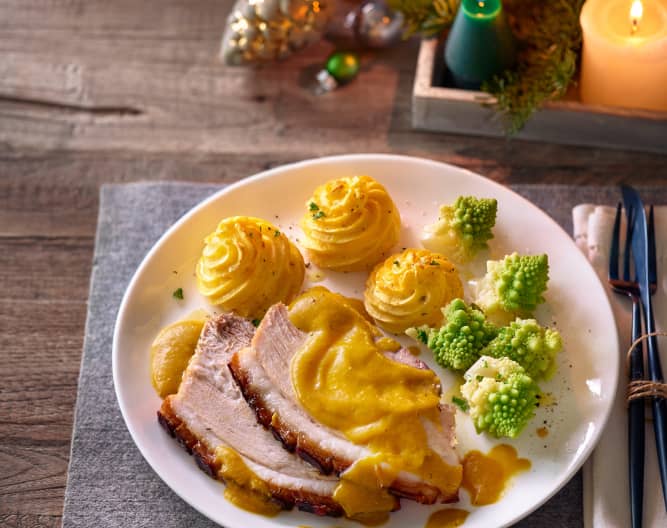 Glasierter Schinkenbraten mit Herzoginkartoffeln und Romanesco ...