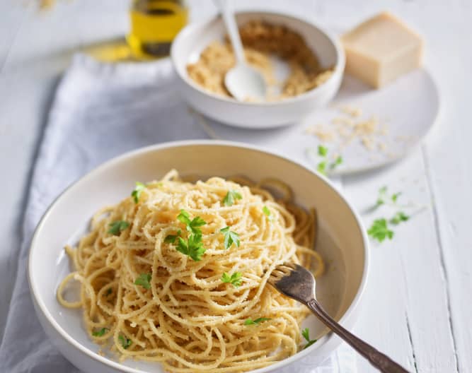 Spaghetti mit Sardellen und Knoblauchbrösel - Cookidoo® – the official ...