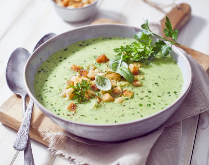 Kräuterschaumsuppe mit Knoblauchcroutons - Cookidoo® – the official ...