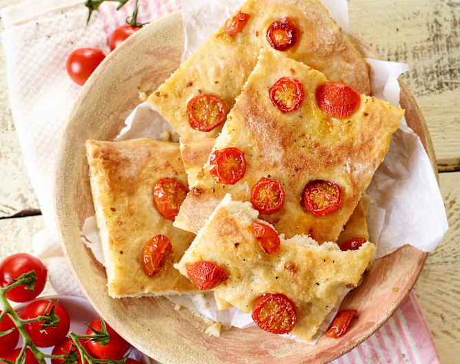 Focaccia auf apulische Art - Cookidoo® – the official Thermomix® recipe ...