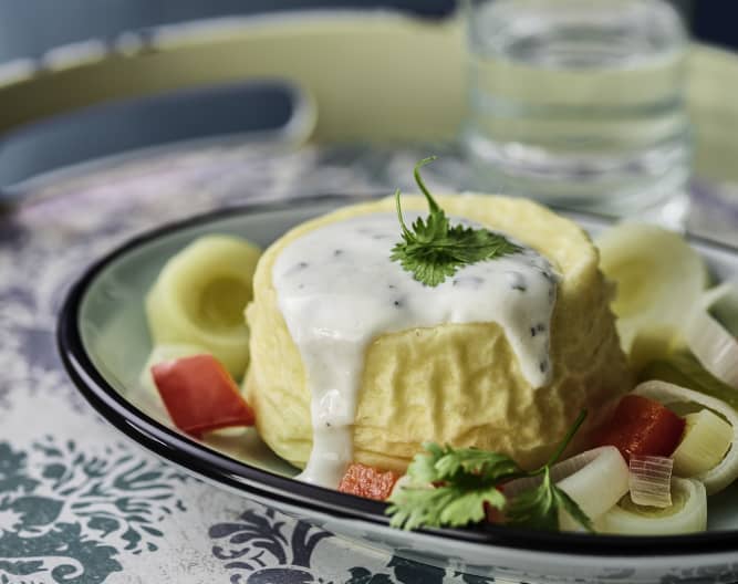 Ziegenkäse-Soufflé, Joghurtsauce und Lauch - Cookidoo® – the official ...