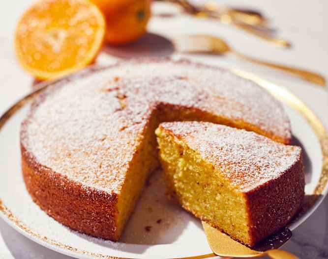 Saftiger Orangen Mandel Kuchen