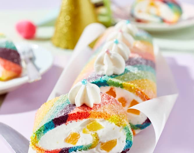 Regenbogen-Biskuitrolle mit Pfirsich-Quark-Füllung - Cookidoo® – the ...