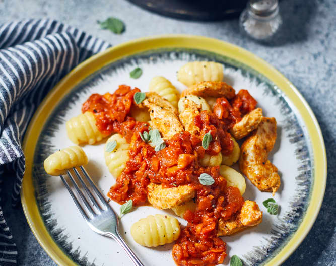 Hähnchen-Geschnetzeltes mit Gnocchi und Tomatensauce - Cookidoo® – the ...