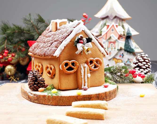 Gingerbread House for Christmas Dessert