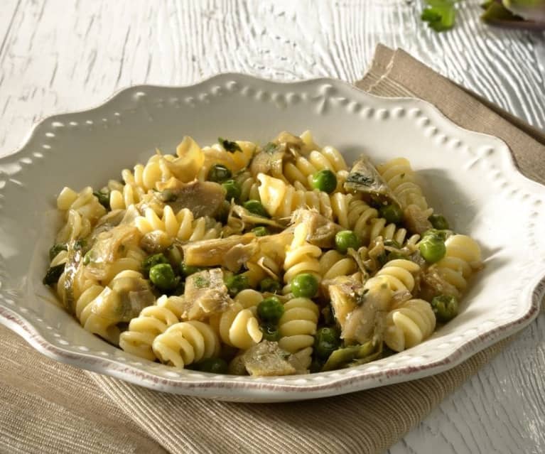 Fusilli primavera ai carciofi e piselli