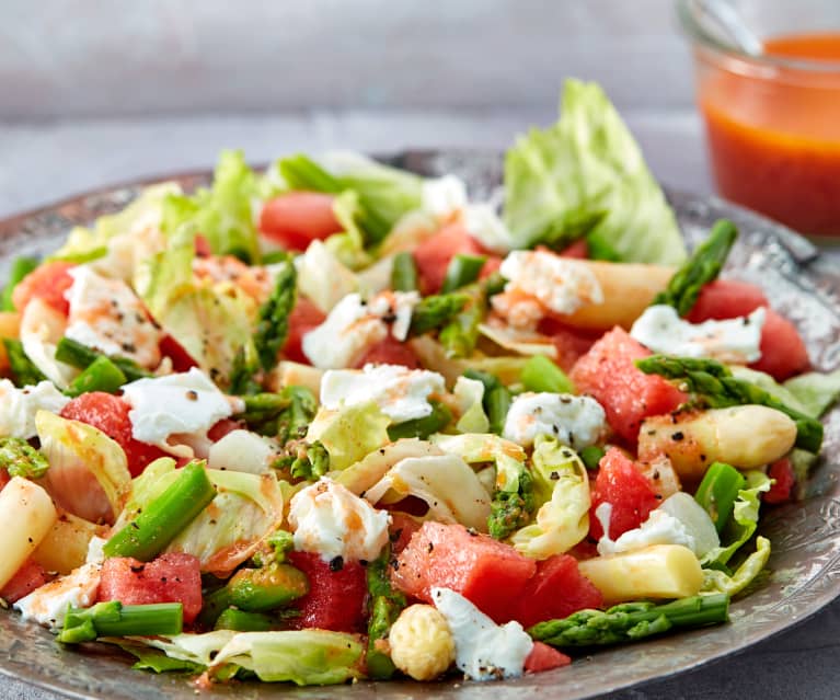 Insalata di anguria e asparagi con vinaigrette