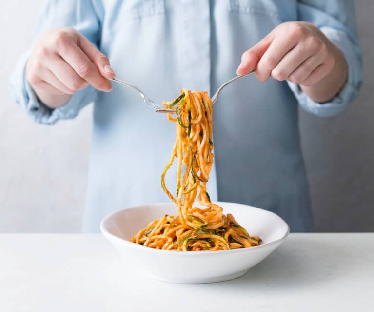 Raw zucchini bolognaise