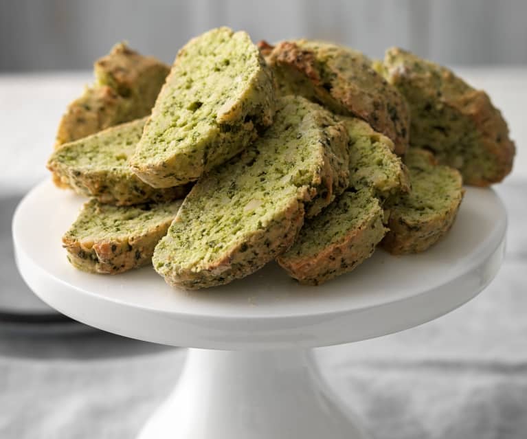 Biscotti dolci mandorle e cavolo riccio