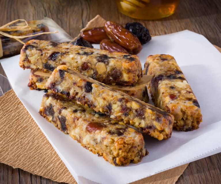 Barritas de avena, almendra y coco. Receta de cocina fácil