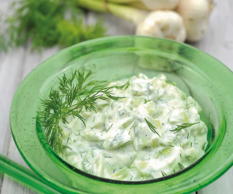 Tzatziki (dip de yogur y pepino)