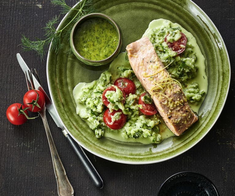 Salmone con salsa alla senape e all'aneto