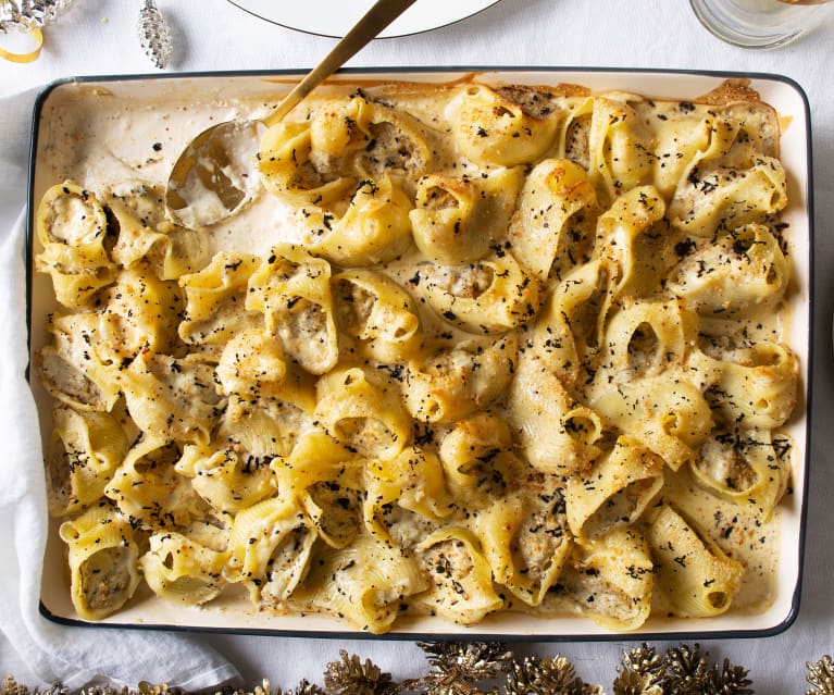 Galets rellenos gratinados en salsa de almendras